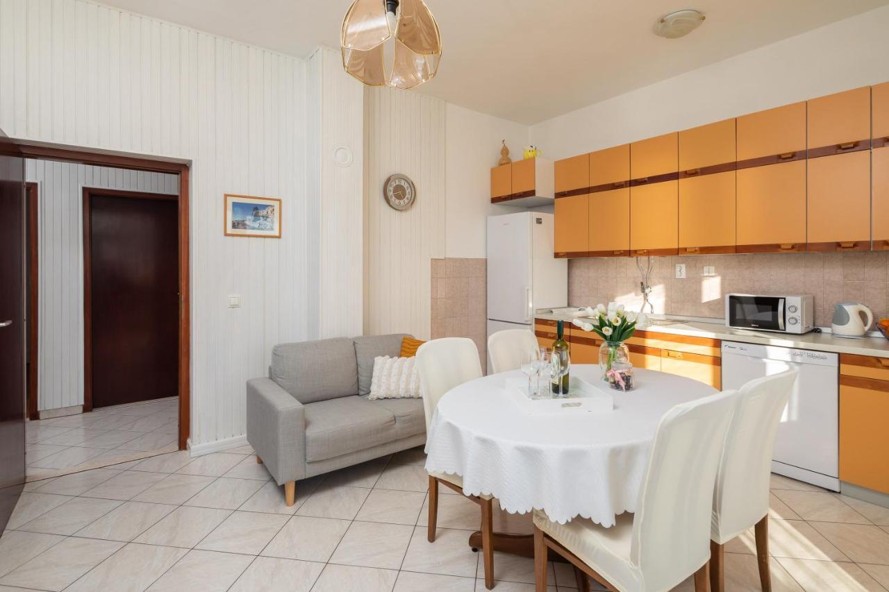 Deja Blue Apartment 耶塞尼采 外观 照片