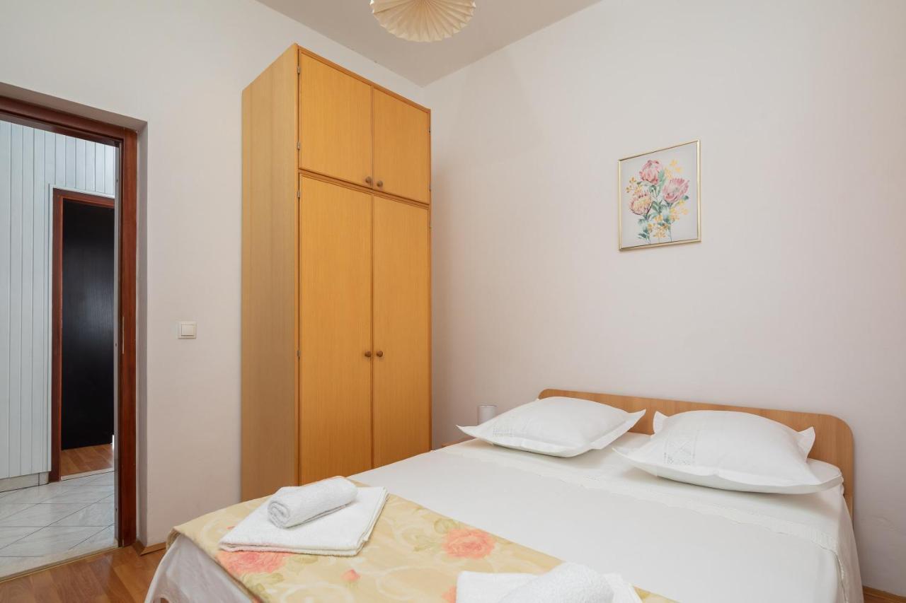 Deja Blue Apartment 耶塞尼采 外观 照片
