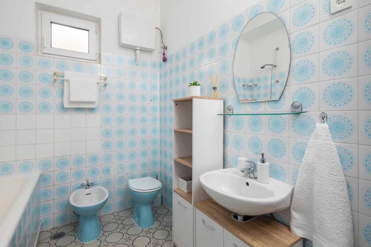 Deja Blue Apartment 耶塞尼采 外观 照片